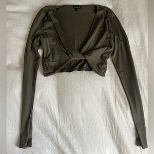 LONG SLEEVE GREEN CROP TOP